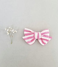 Load image into Gallery viewer, Pink stripe bow